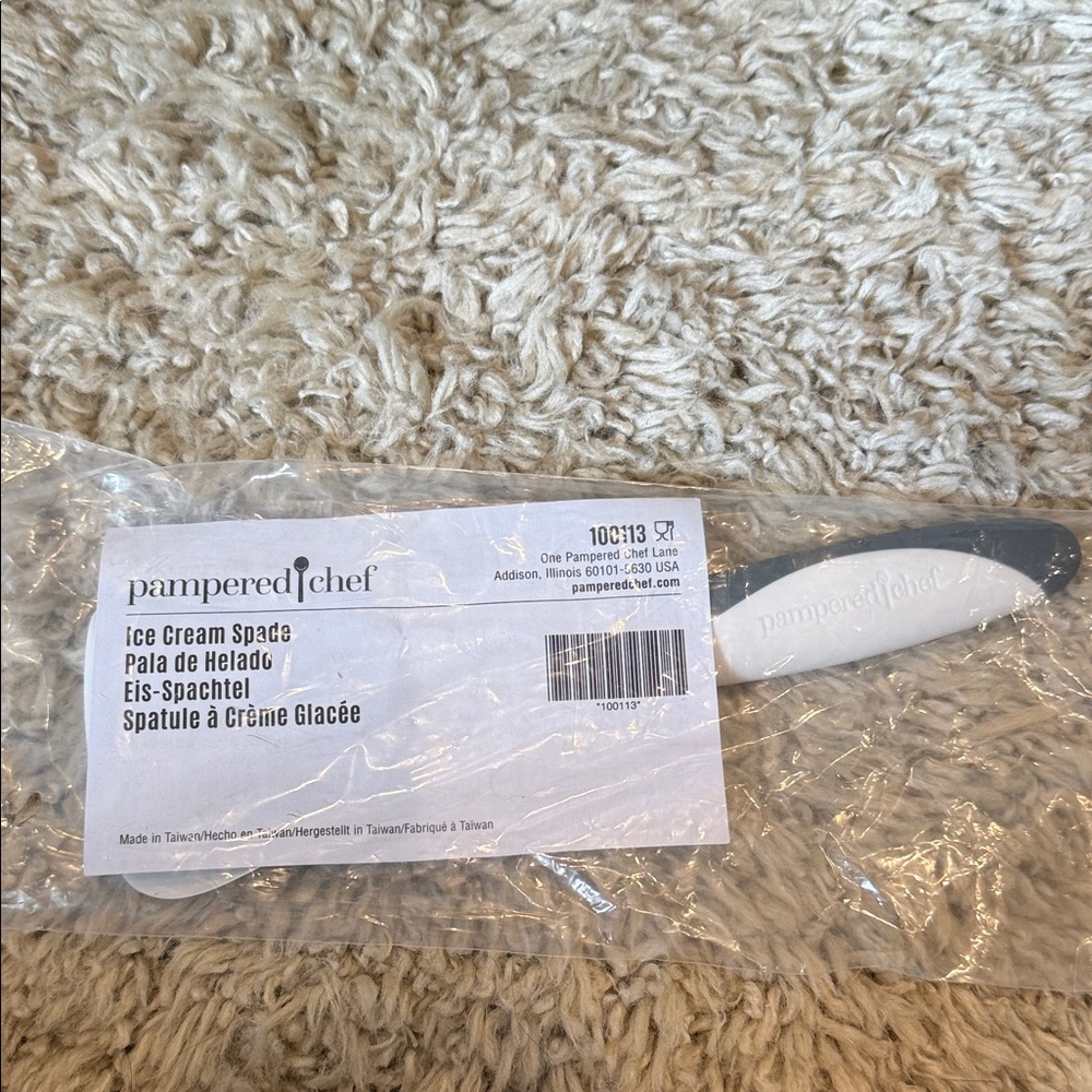 Pampered Chef Ice Cream Spade - White and Gray